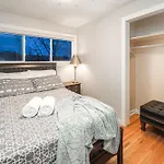 A-Home By Chinook Mall And Heritage Park