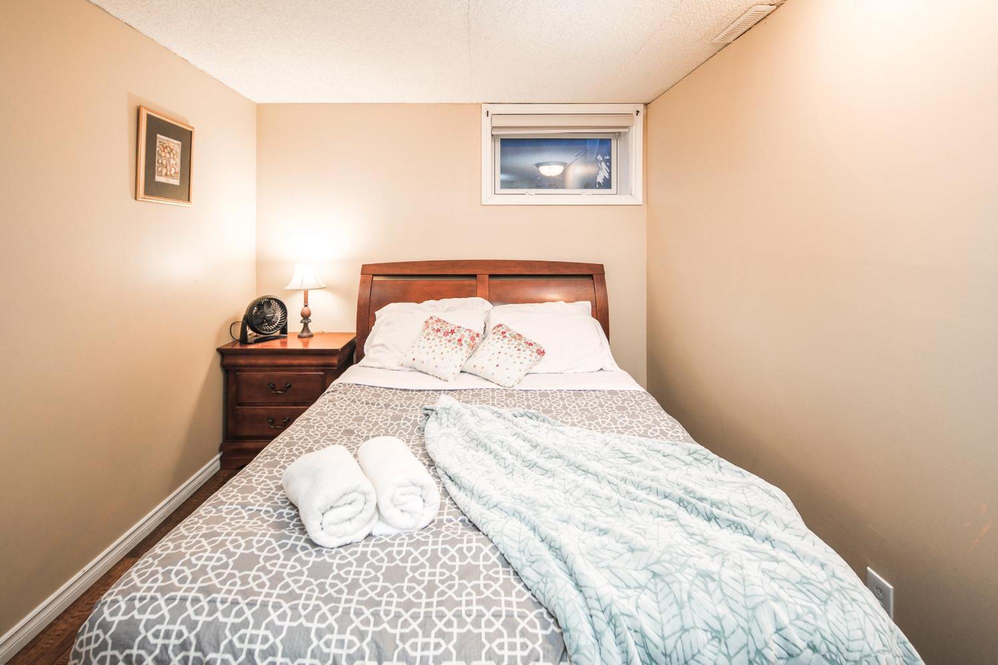 Guest house A-home By Chinook Mall And Heritage Park Calgary