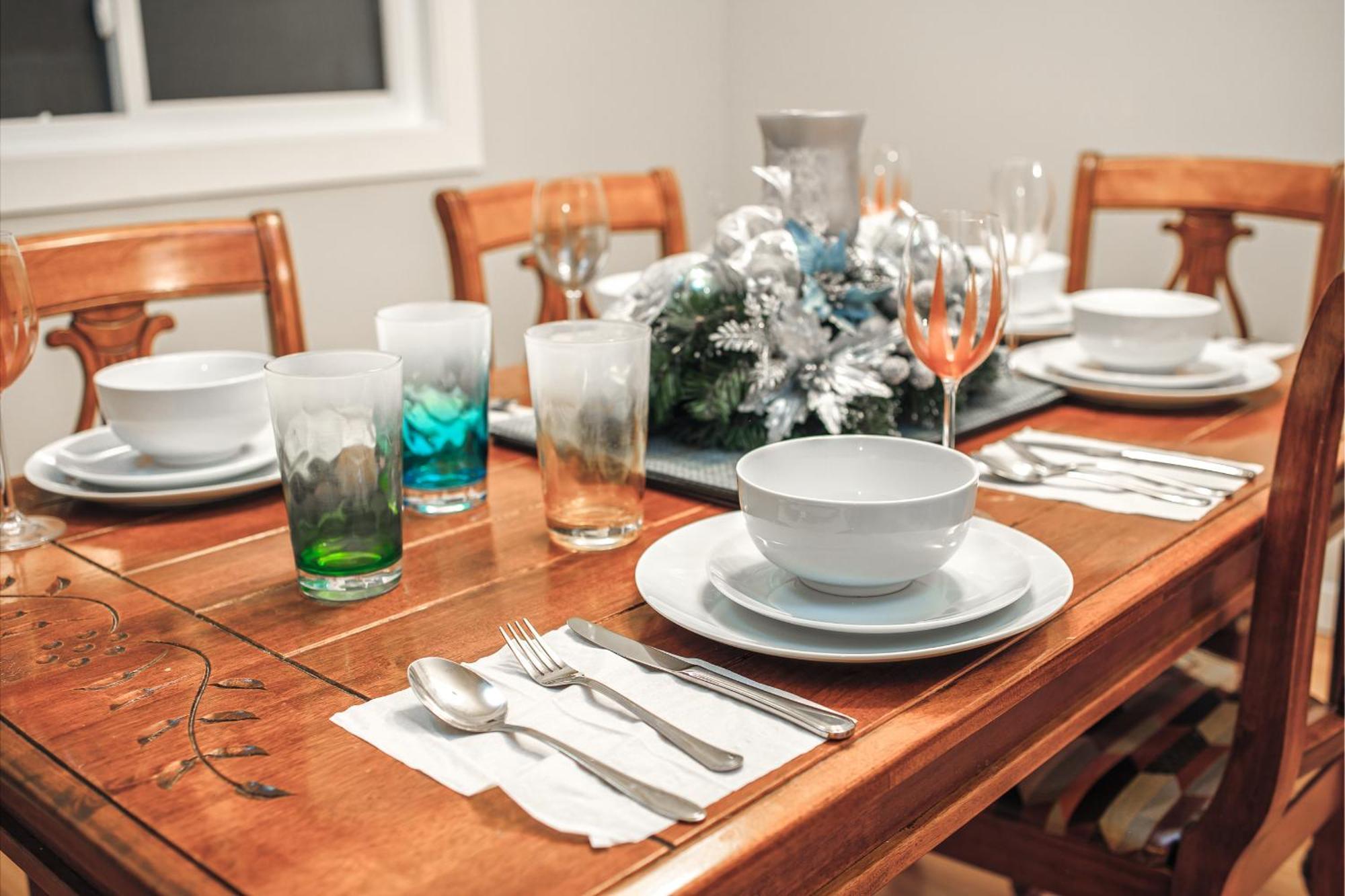 A-home By Chinook Mall And Heritage Park Guest house