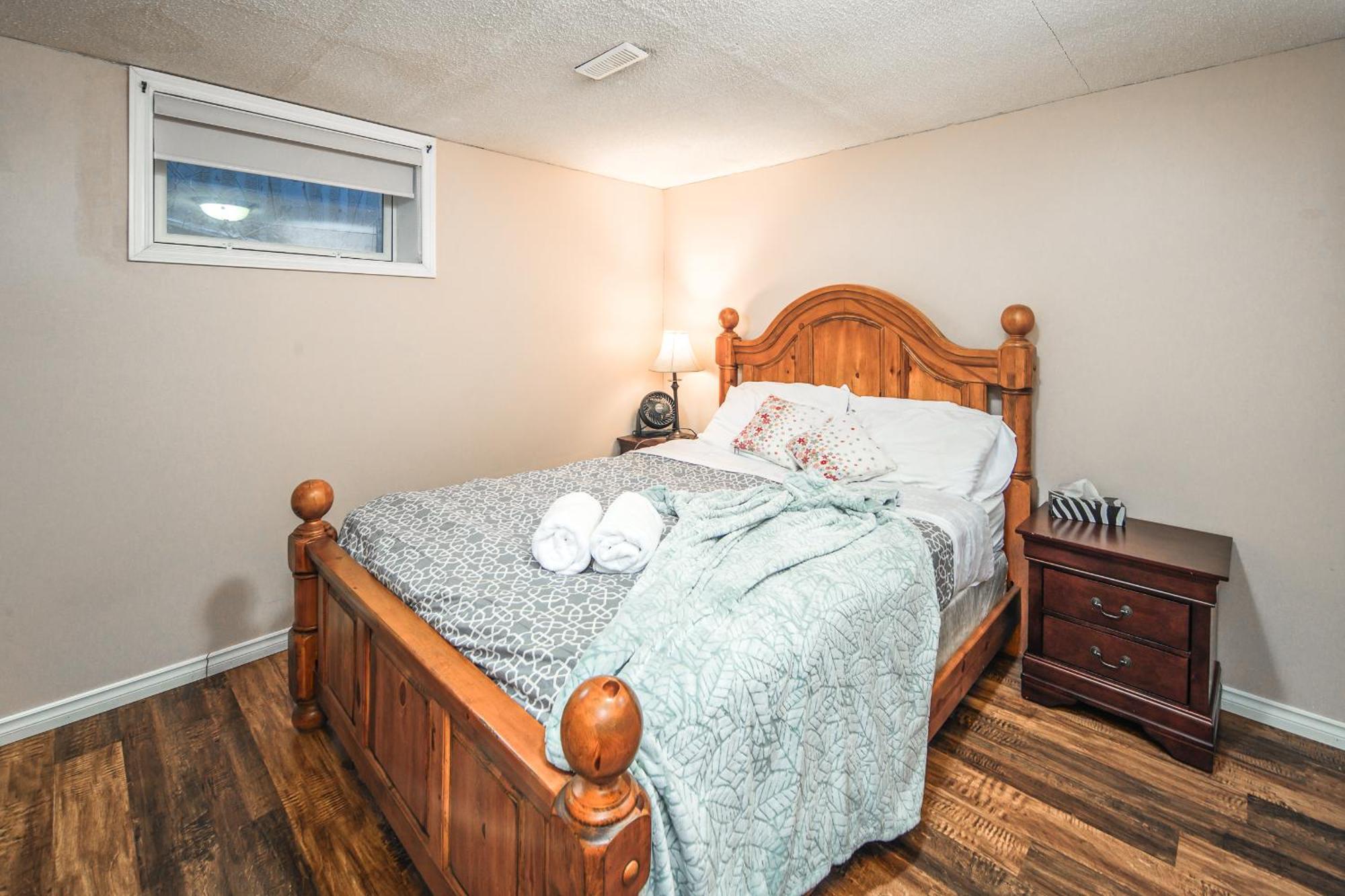 A-home By Chinook Mall And Heritage Park *